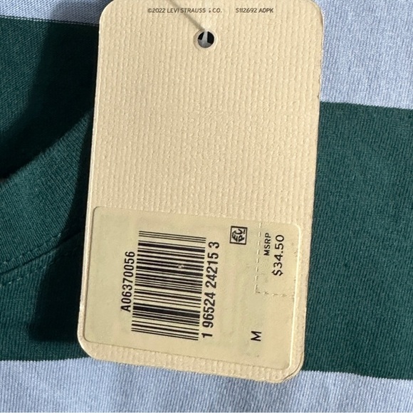 Levi's BRAND NEW with tags Vintage Fit short sleeve tee, size medium - Picture 6 of 13